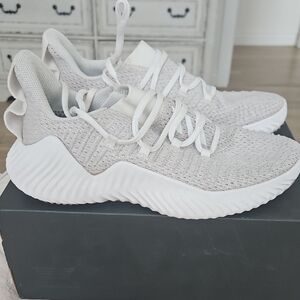 Adidas AlphaBounce